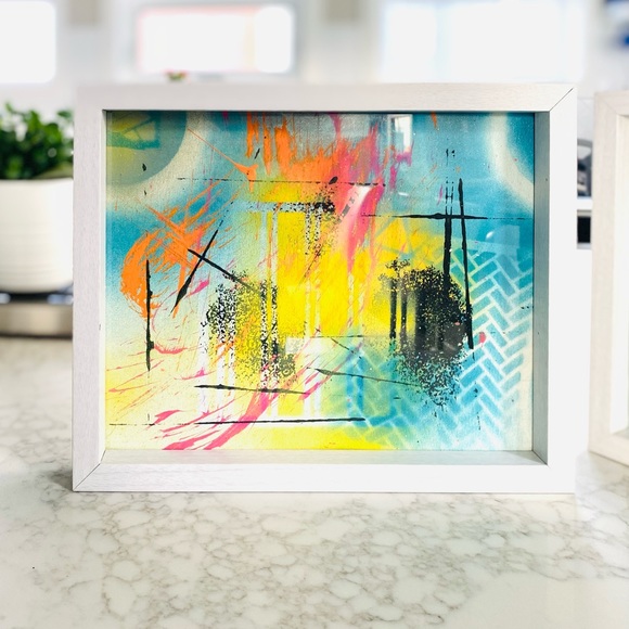 2 Framed Paintings. Modern art in Mixed Media - Picture 2 of 3